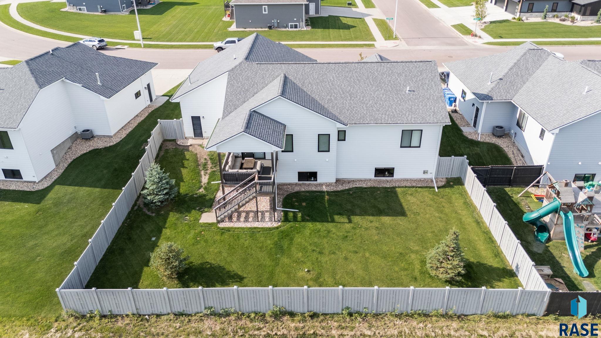 2301 E Mary Moore Dr