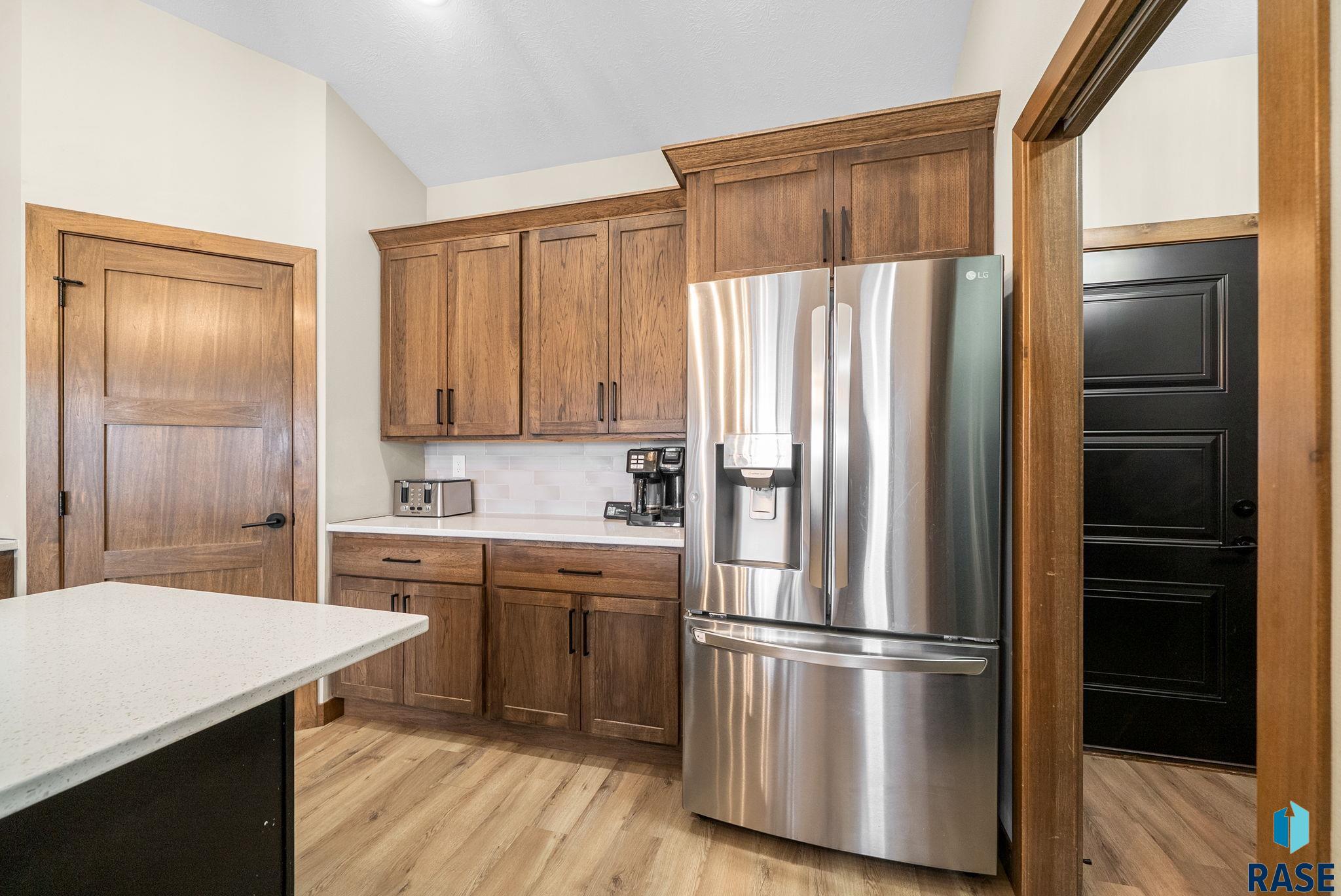 2301 E Mary Moore Dr