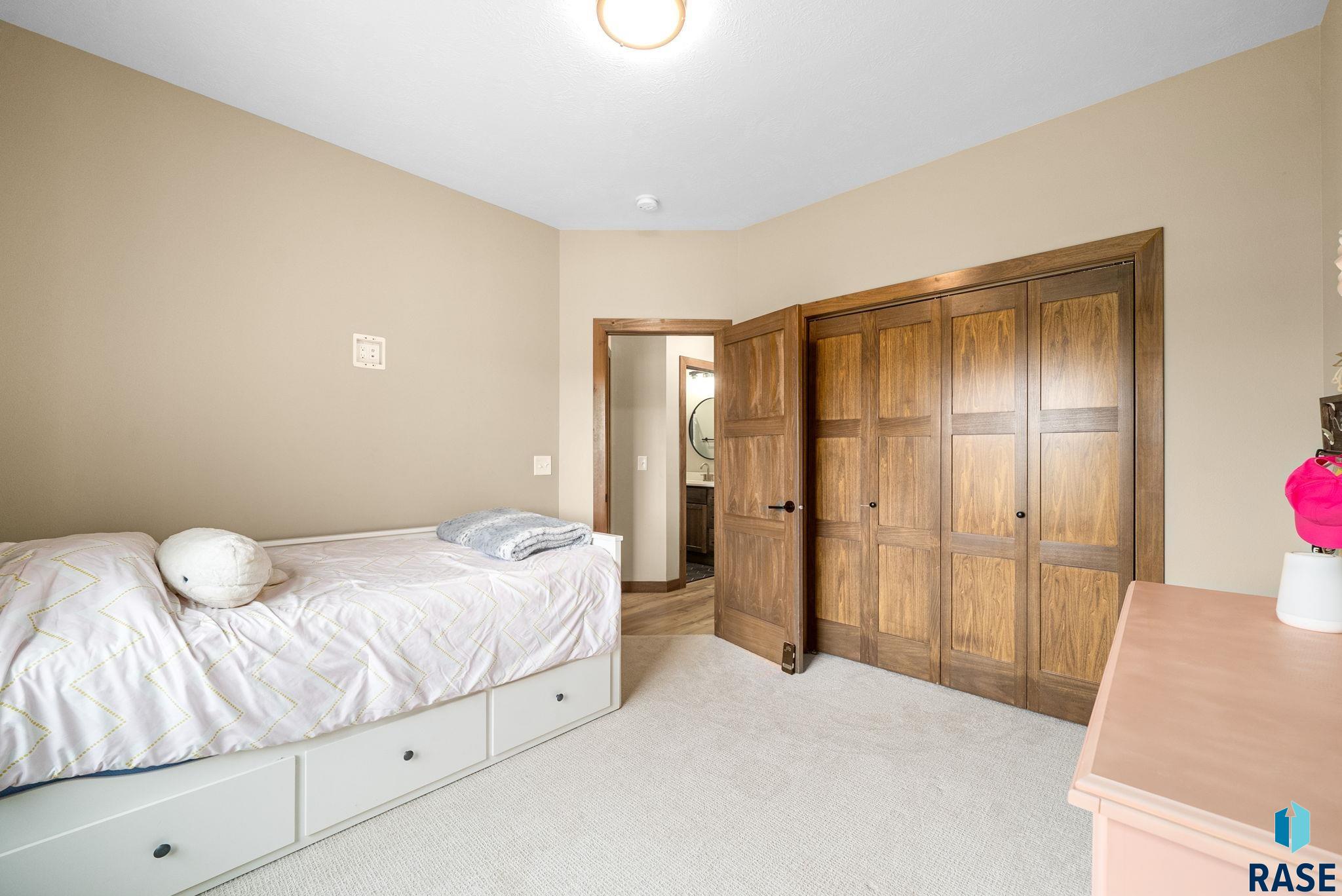 2301 E Mary Moore Dr