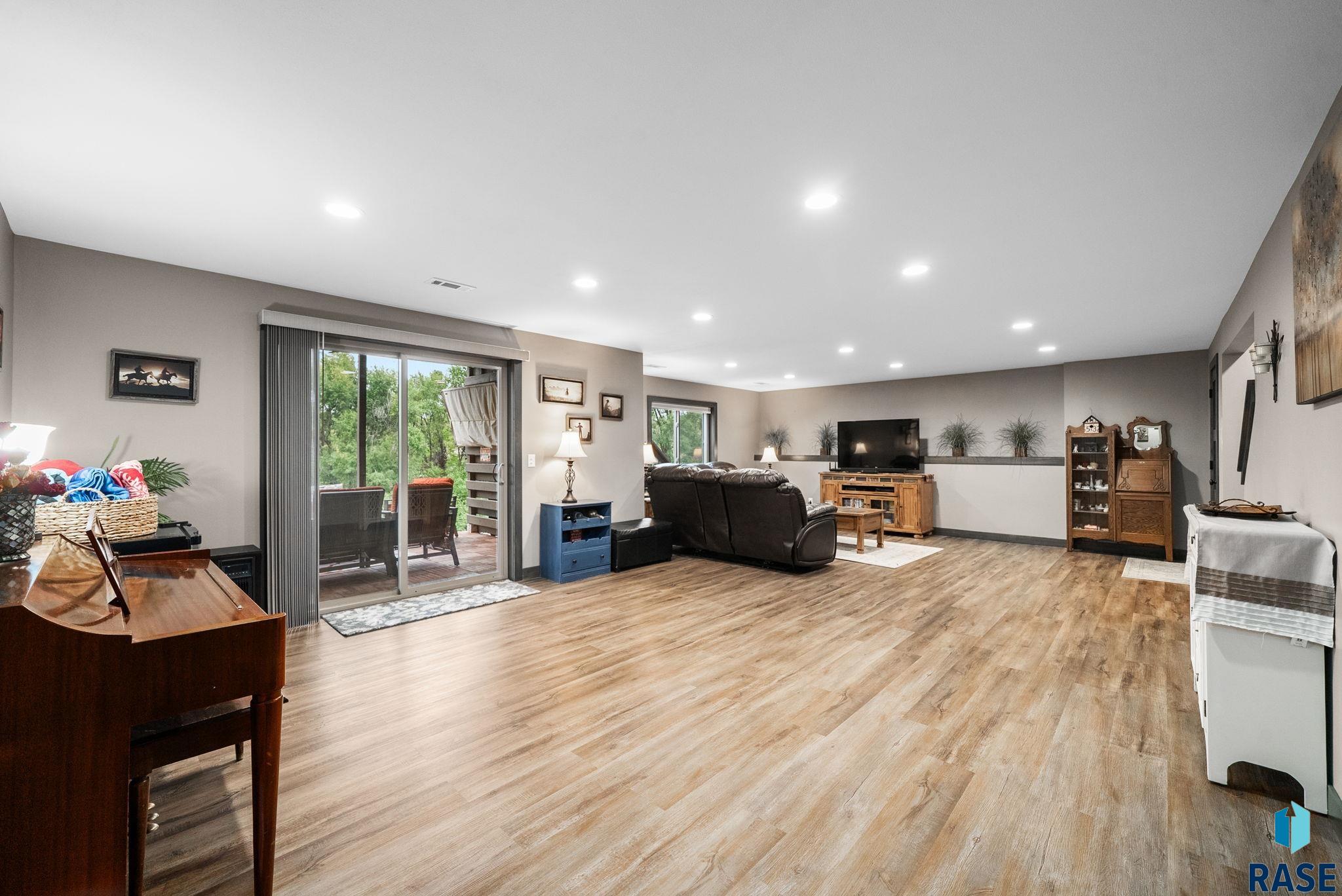 1104 N Archer Dr