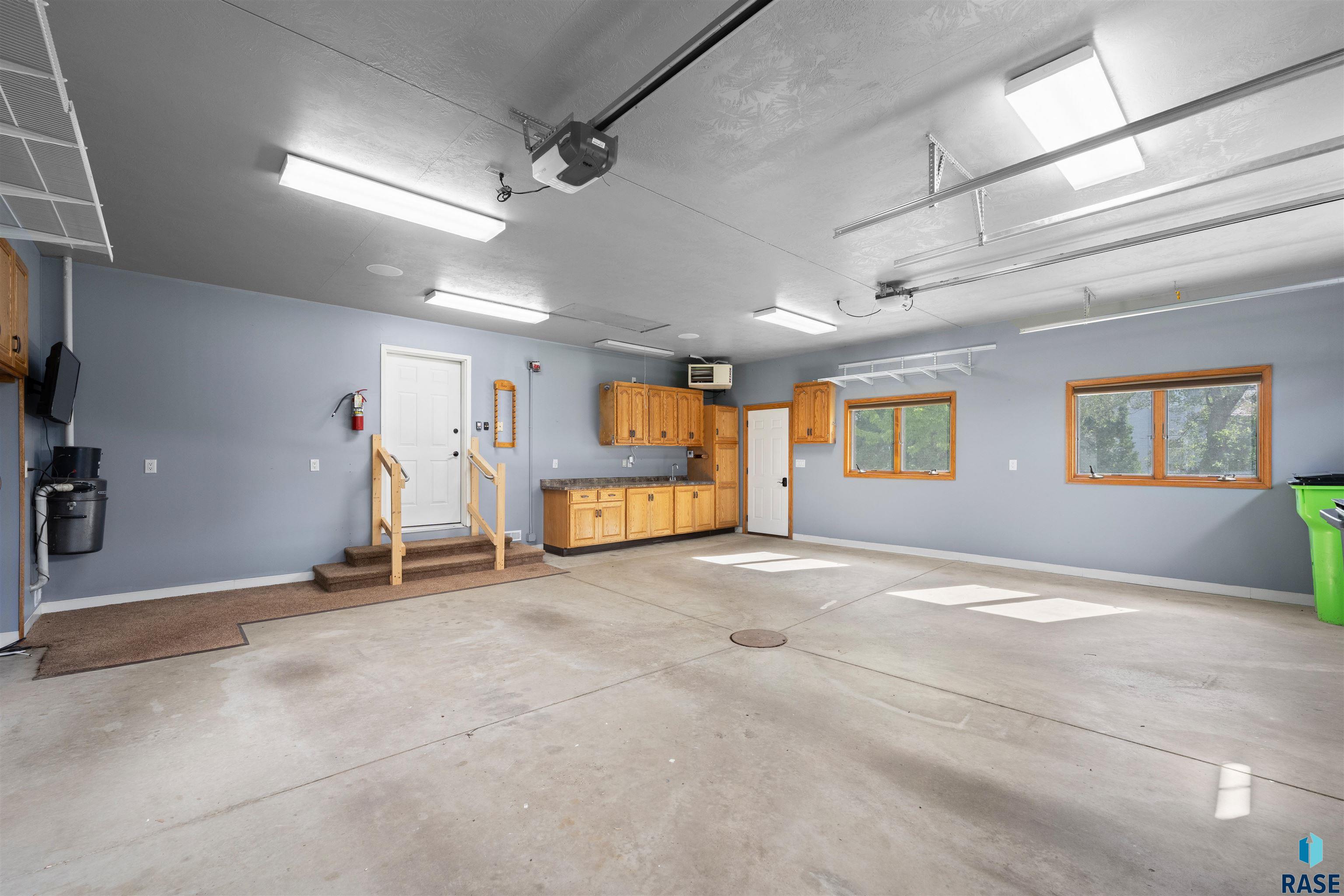 204 S Cherry Ave