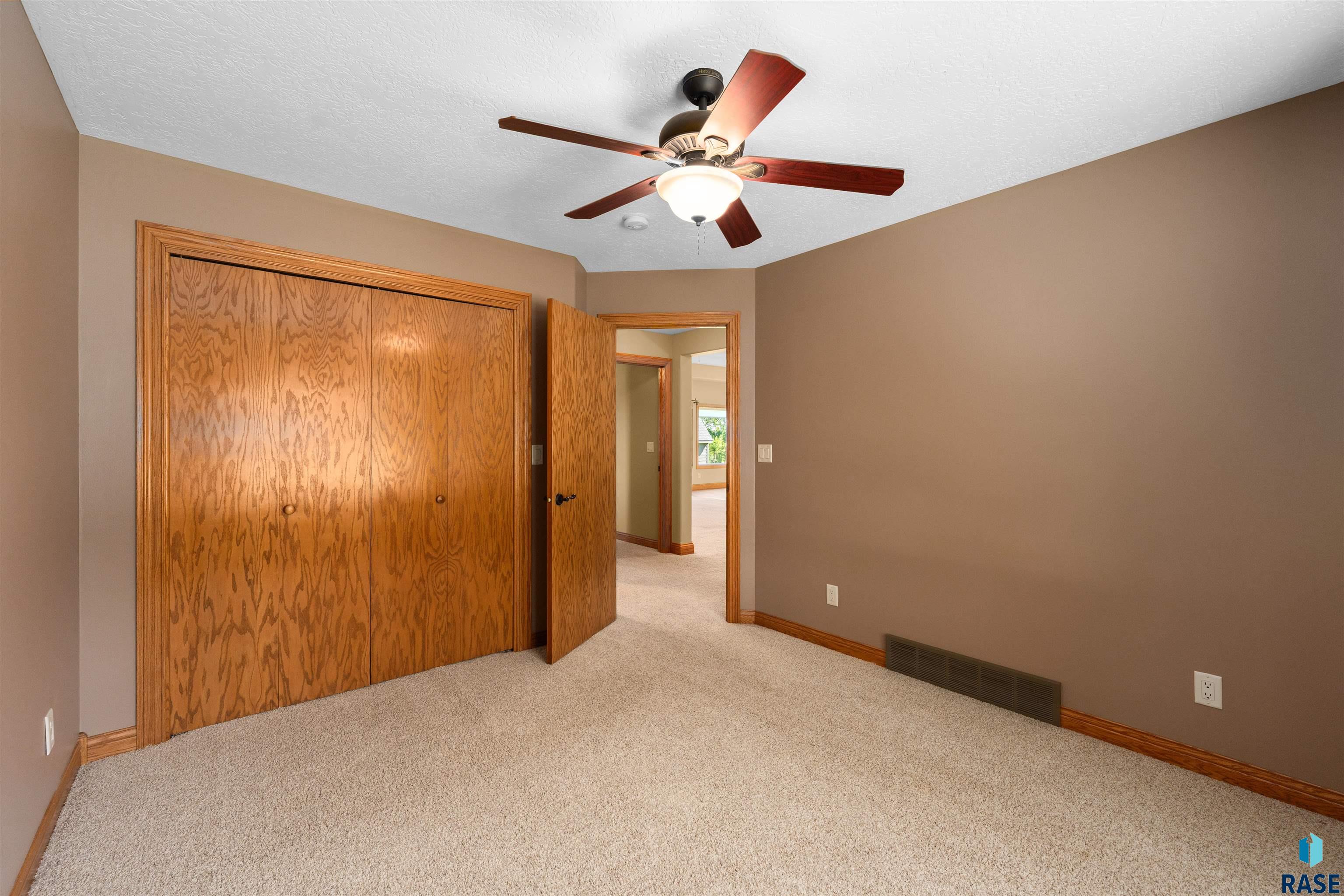204 S Cherry Ave
