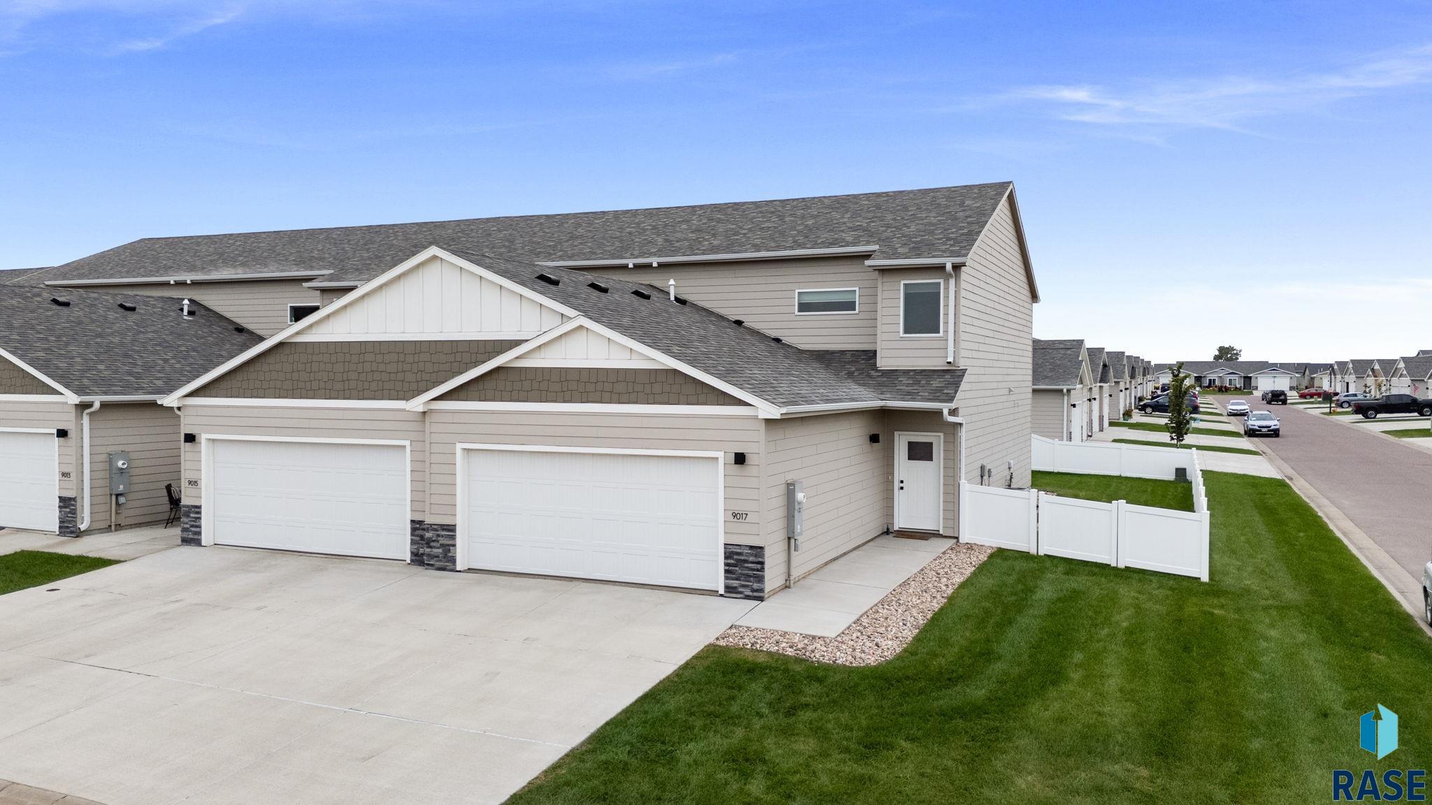 9017 W Jerald Pl
