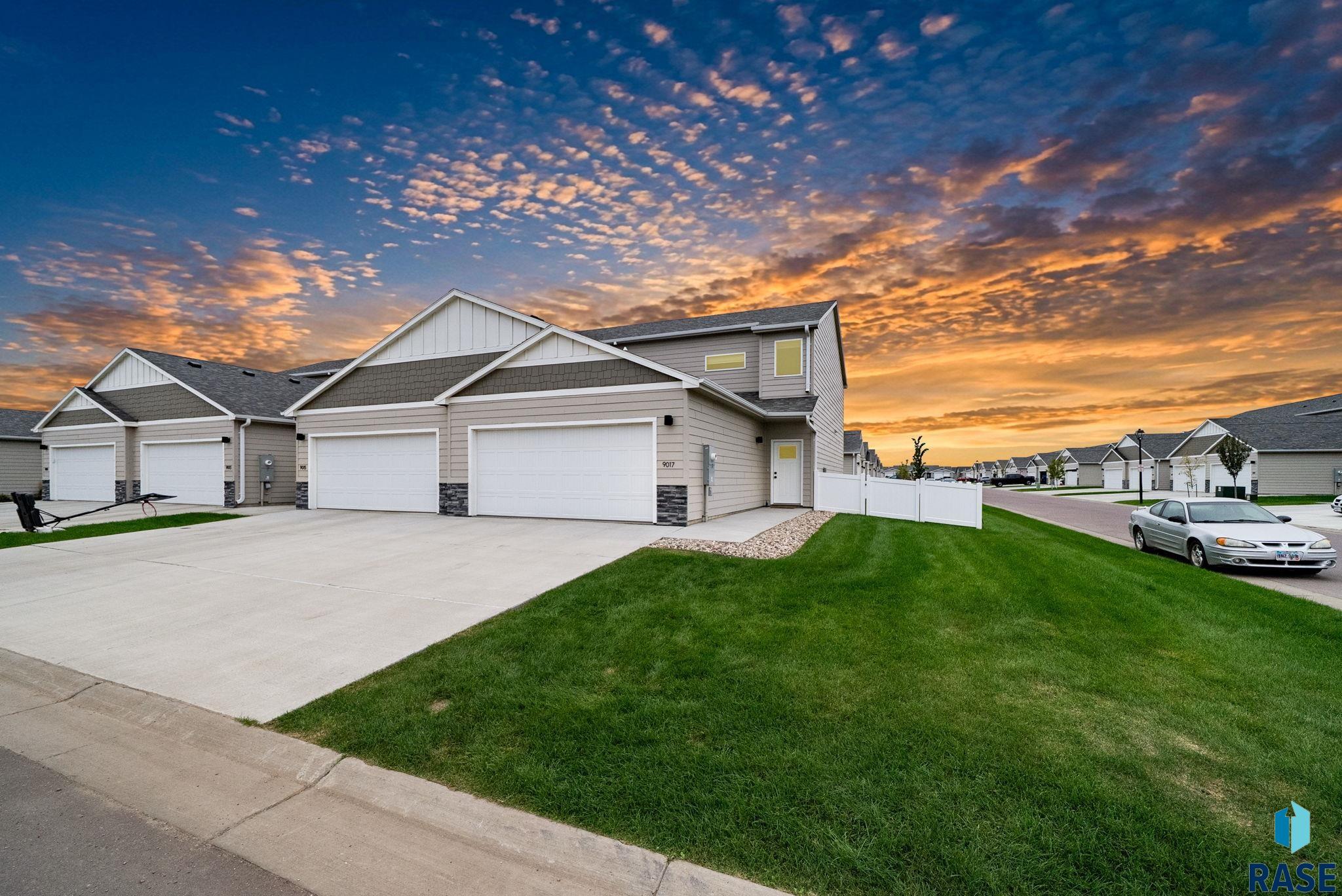 9017 W Jerald Pl