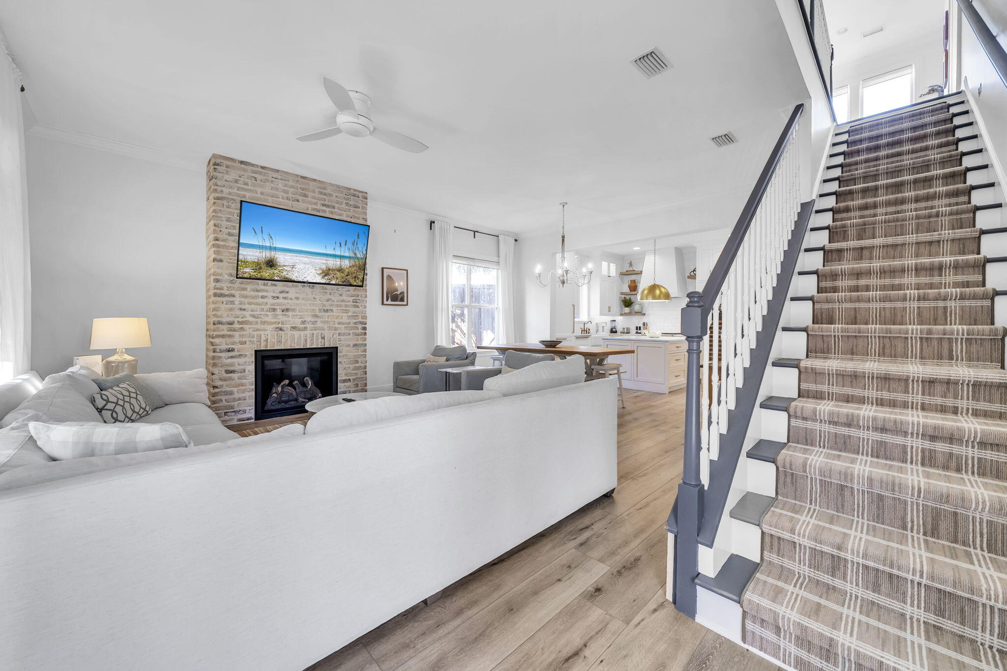 334 Seabreeze Boulevard