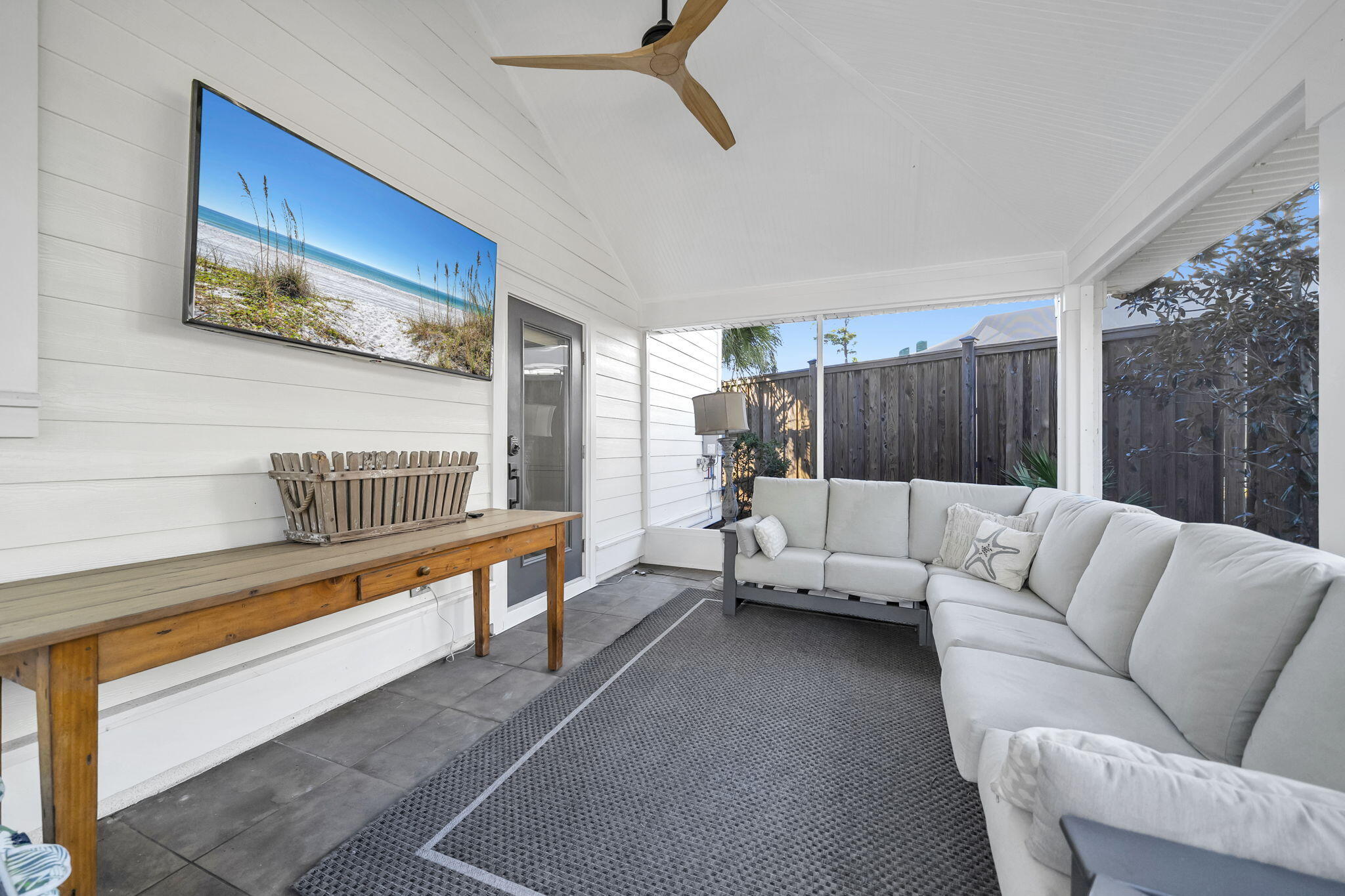 334 Seabreeze Boulevard