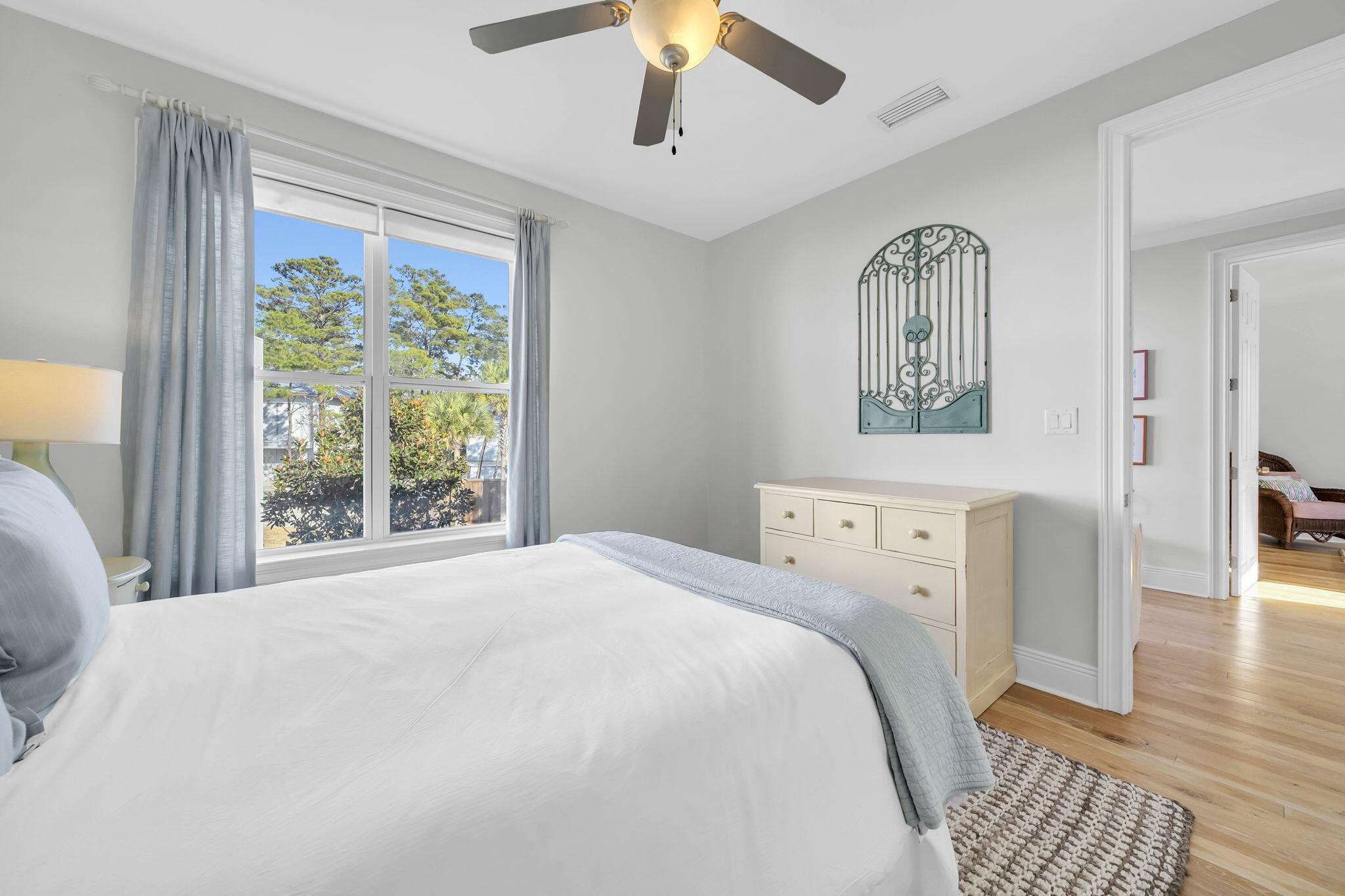 334 Seabreeze Boulevard