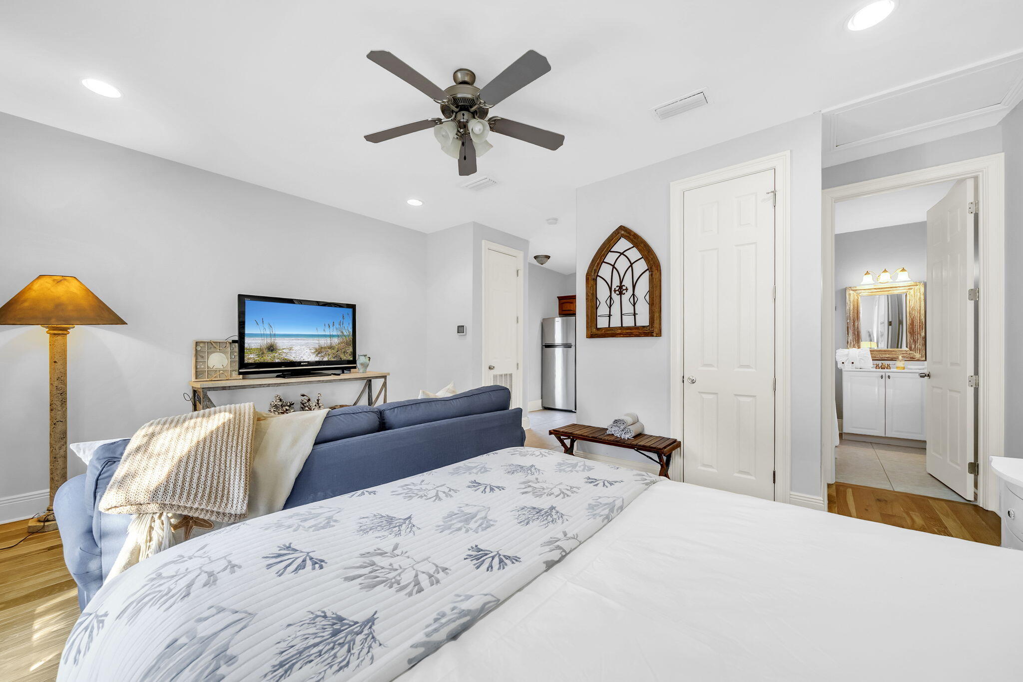 334 Seabreeze Boulevard