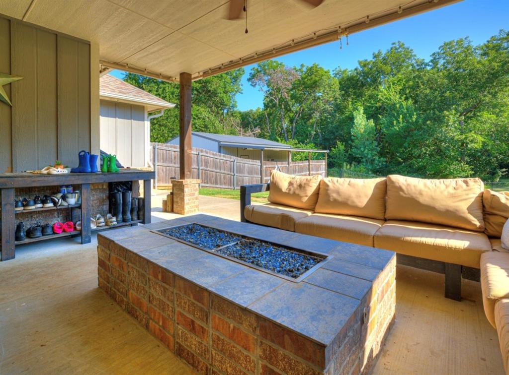 43686 Hunters Hill Drive