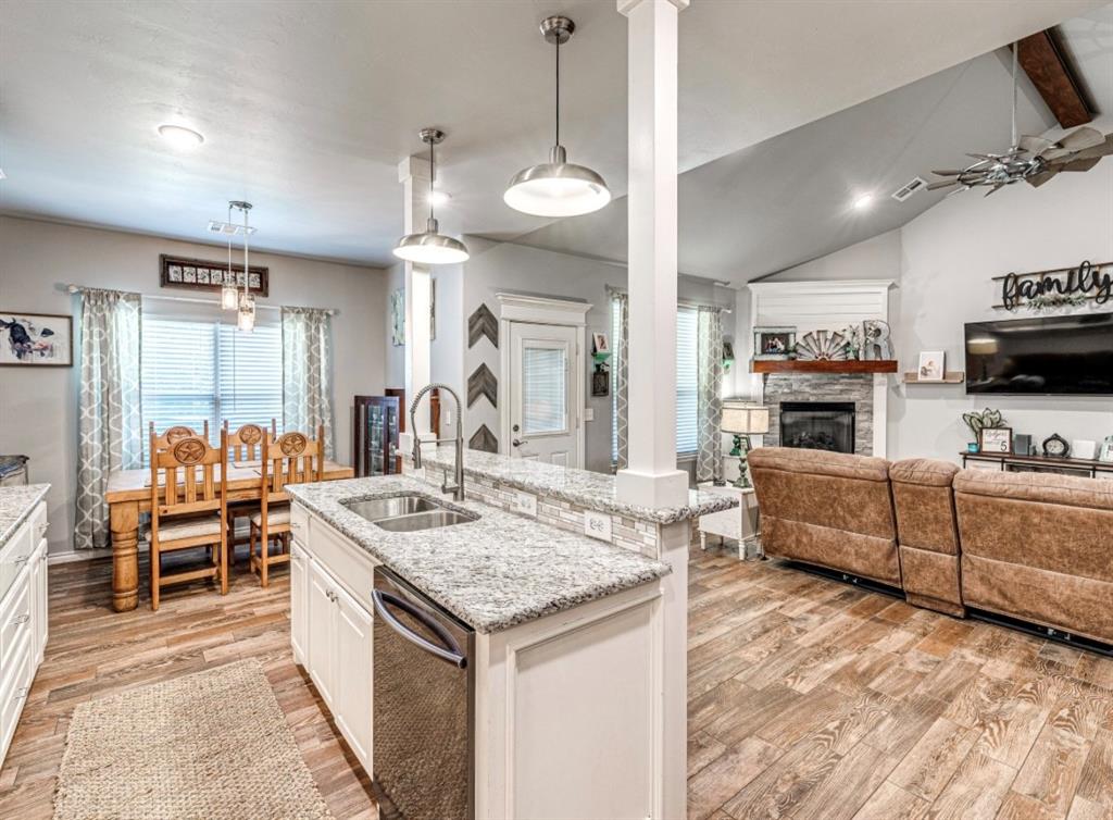 43686 Hunters Hill Drive