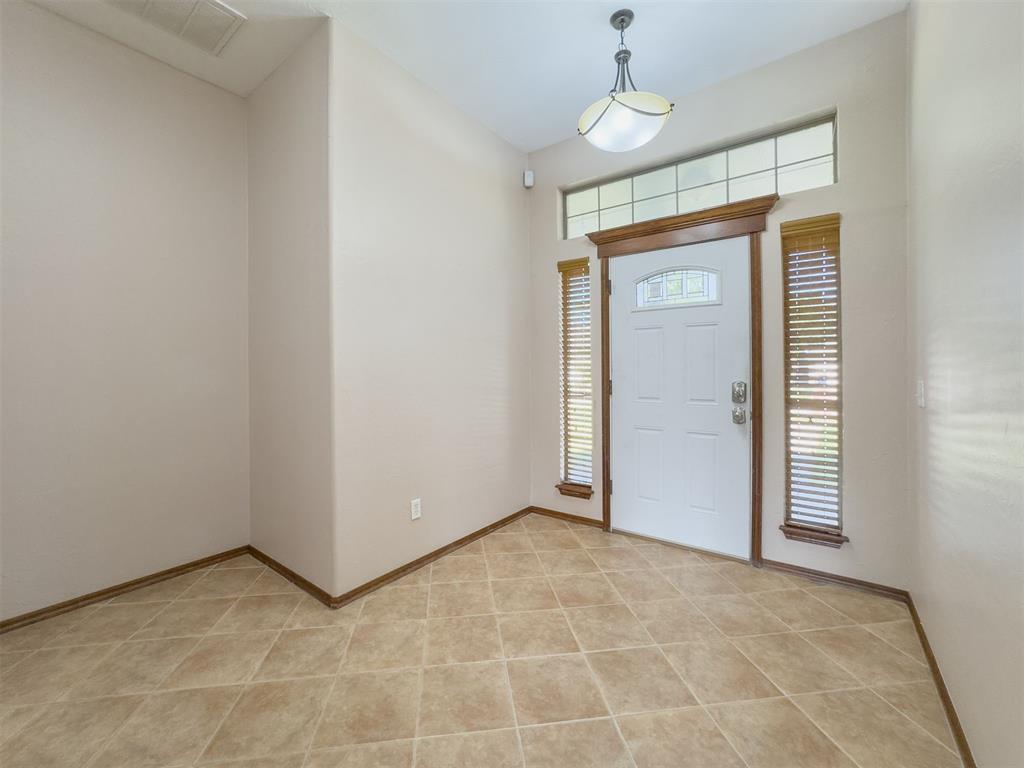 301 N Emerald Way