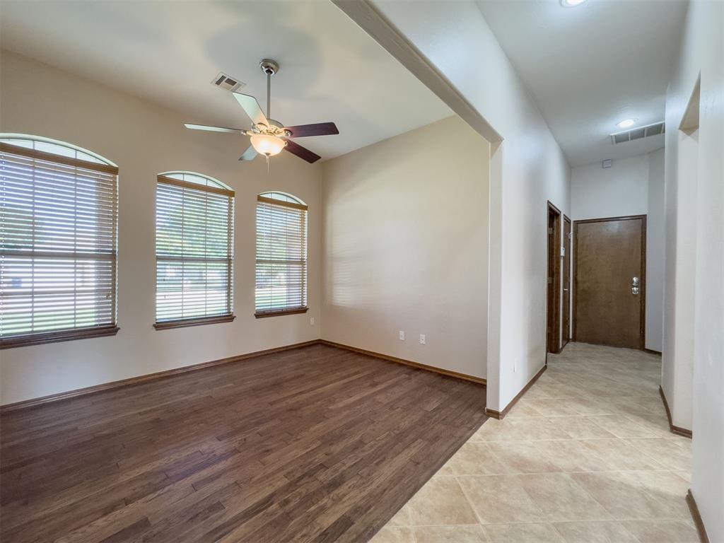 301 N Emerald Way