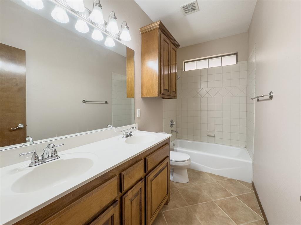 301 N Emerald Way