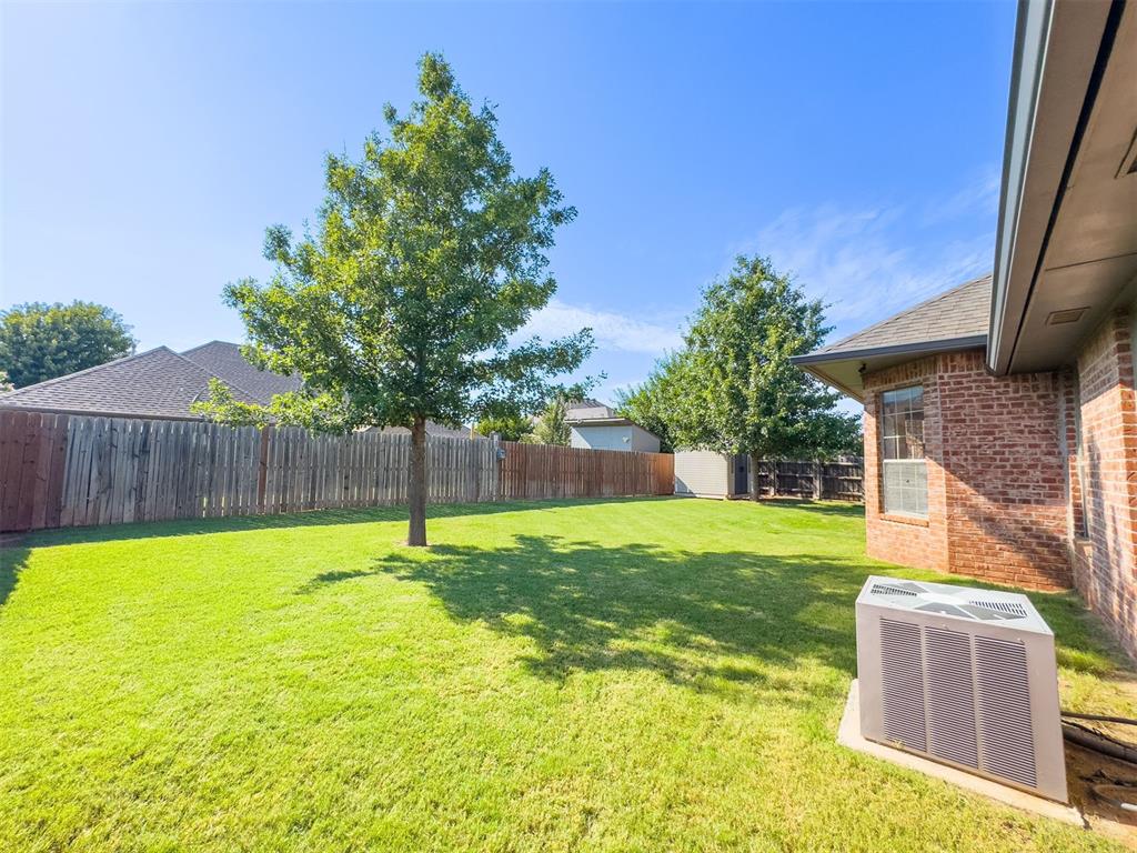 301 N Emerald Way