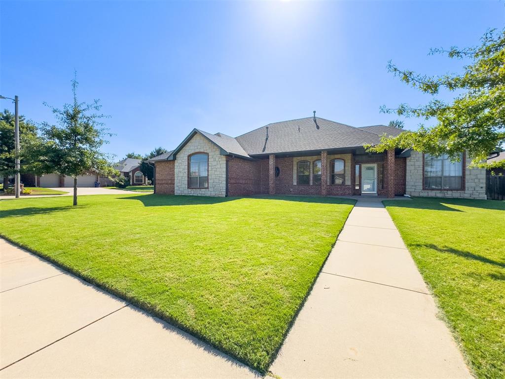 301 N Emerald Way
