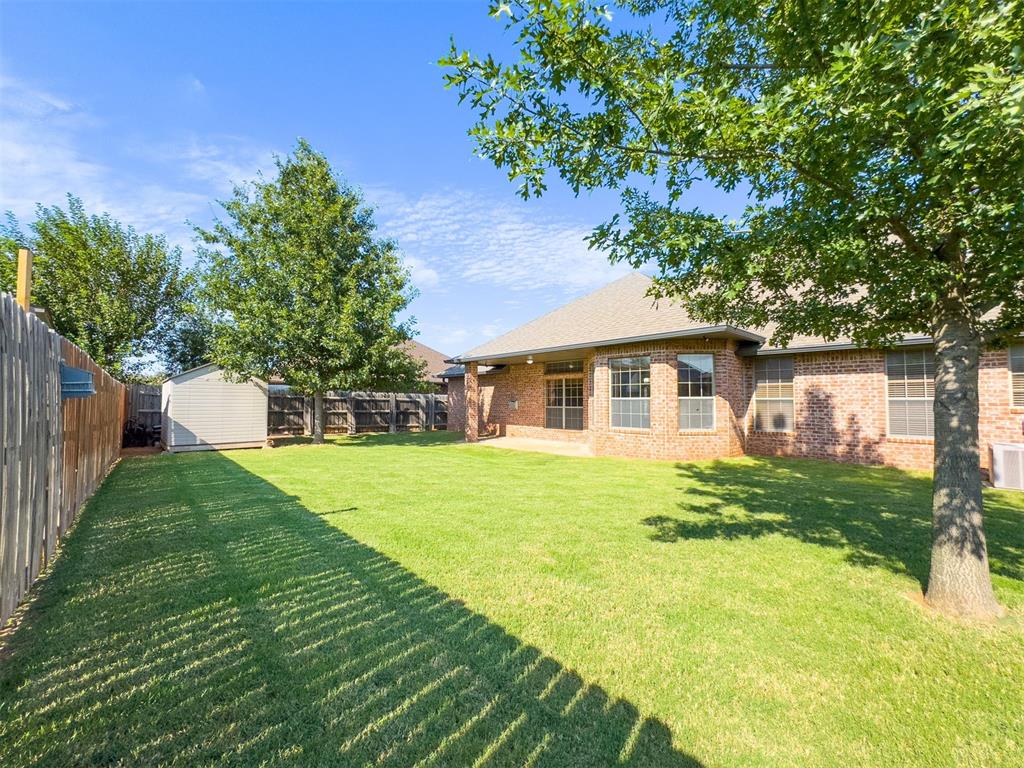 301 N Emerald Way