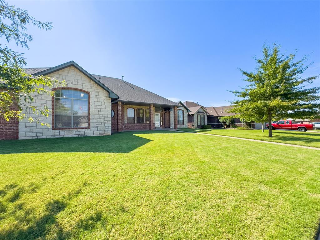 301 N Emerald Way