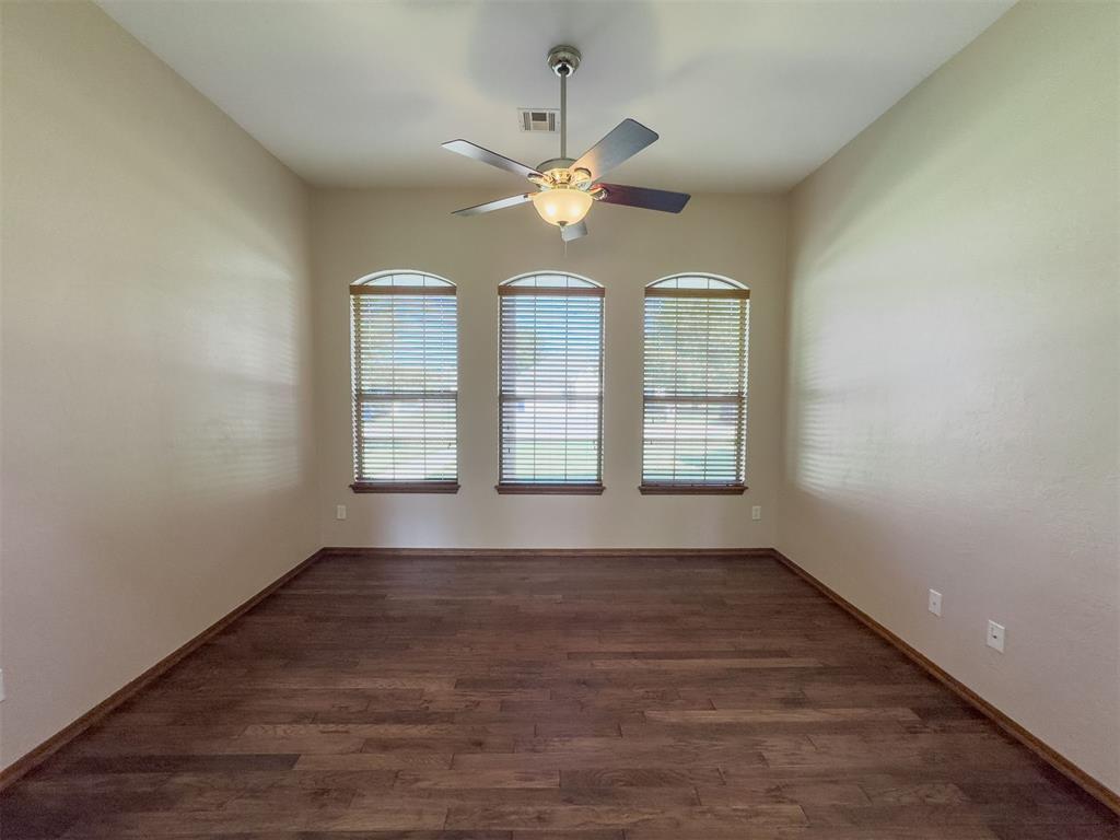 301 N Emerald Way