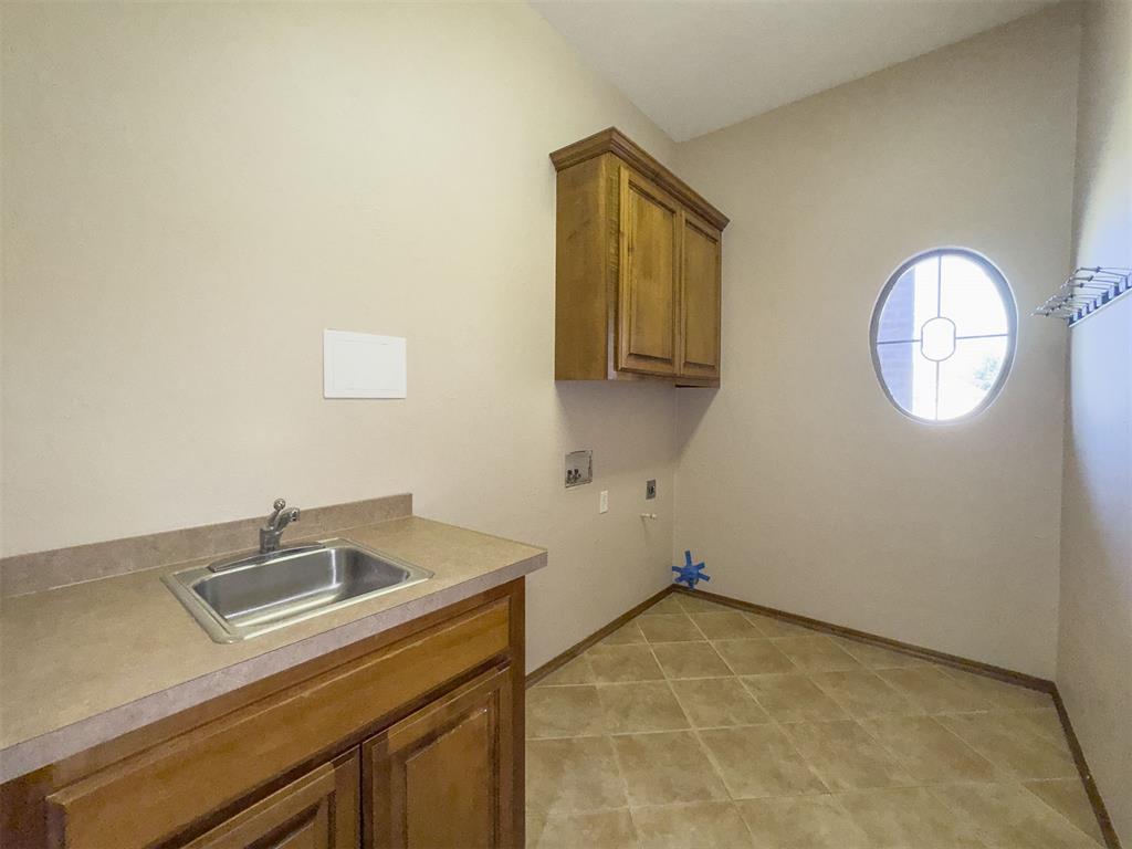 301 N Emerald Way