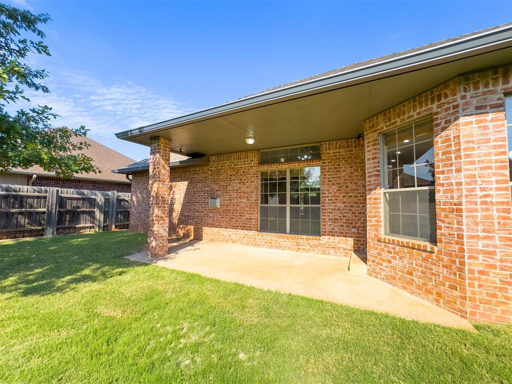 301 N Emerald Way