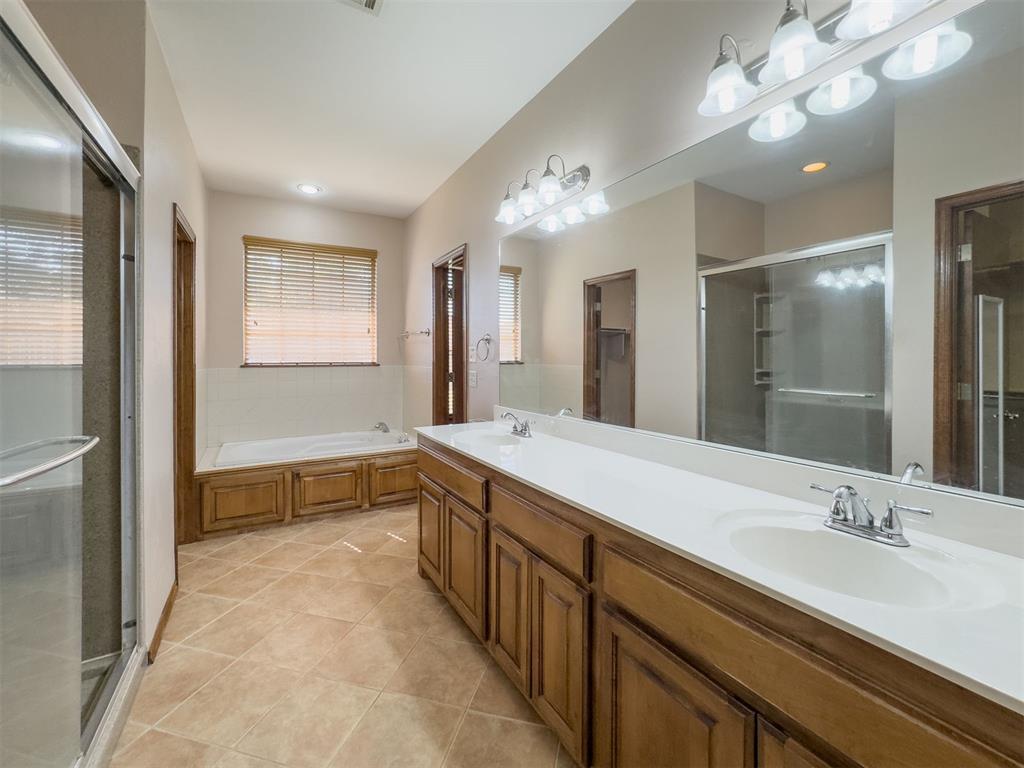 301 N Emerald Way