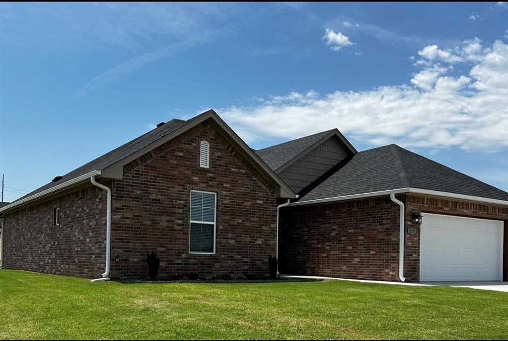 511 Blue Bird Lane