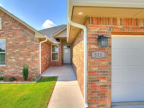 511 Blue Bird Lane