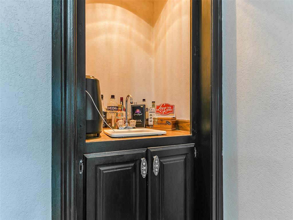 1204 Castle Creek