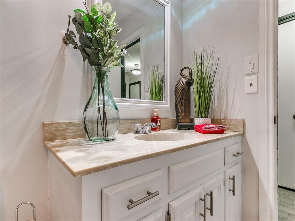 1204 Castle Creek