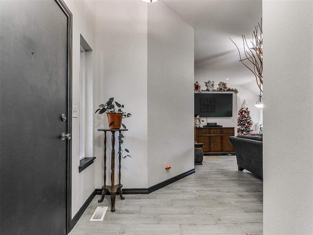 1204 Castle Creek