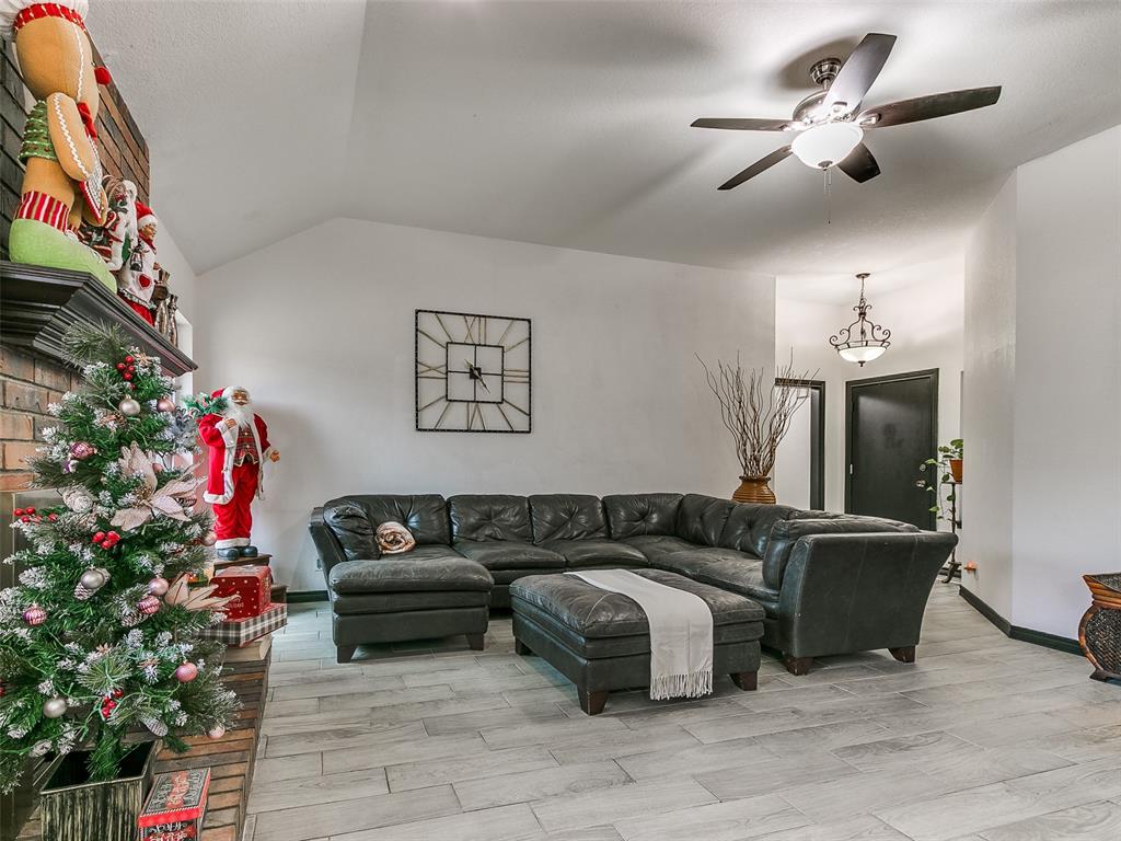 1204 Castle Creek