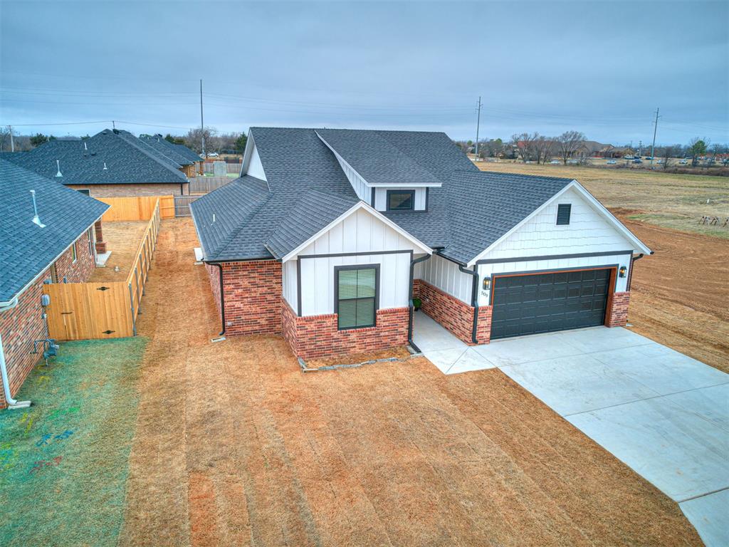 509 Blue Bird Lane