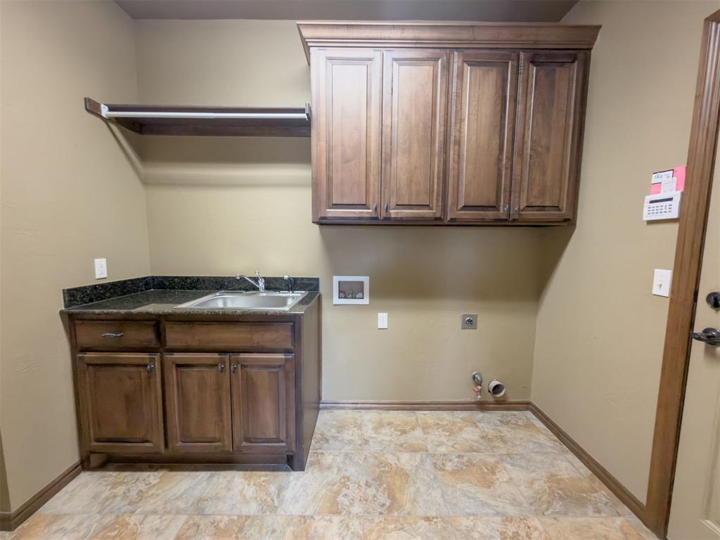 921 NW 194th Avenue