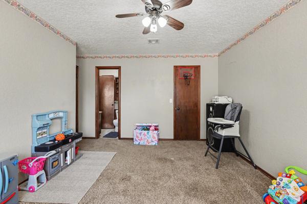 6117 W Gun Hill Way