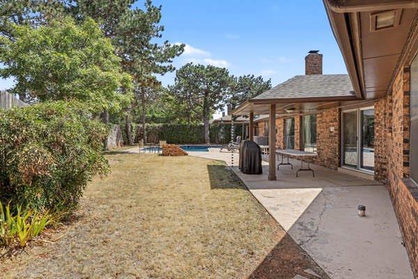 6117 W Gun Hill Way