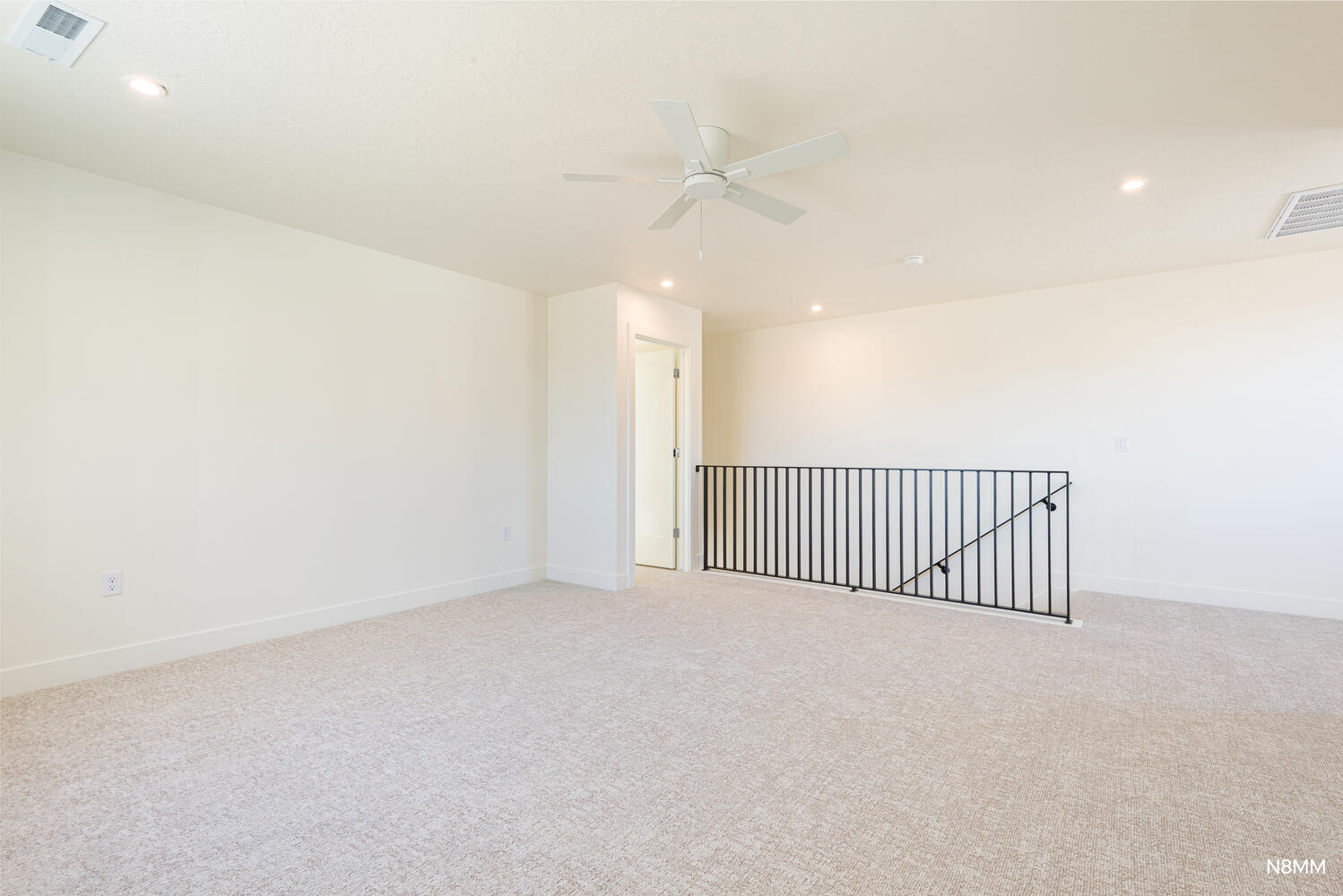 2914 E CHAPMAN CIR