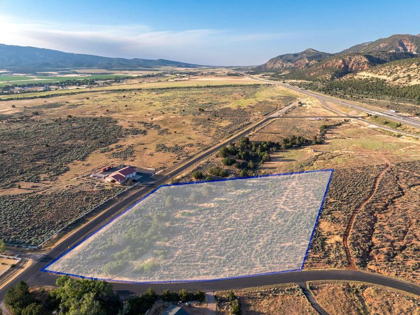 1463 S Old Highway 91