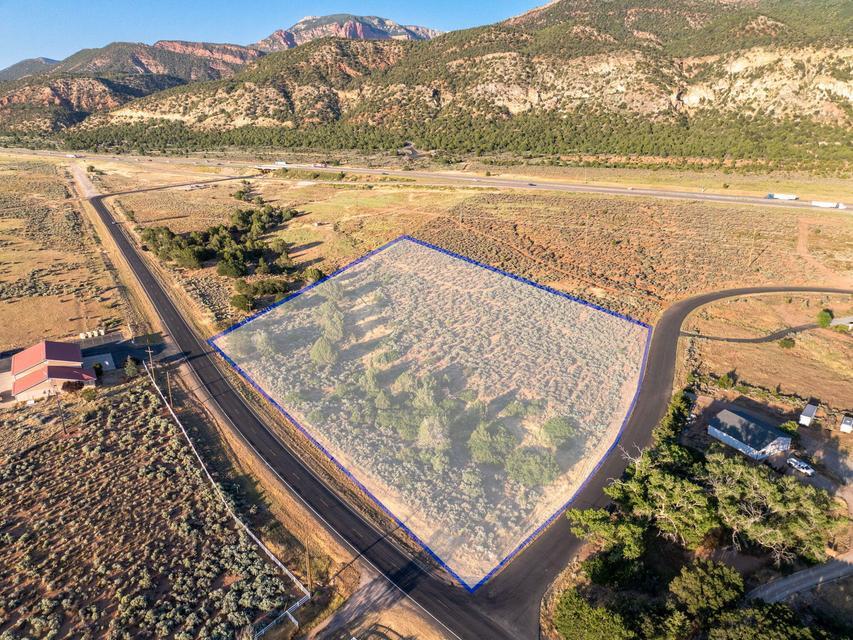 1463 S Old Highway 91