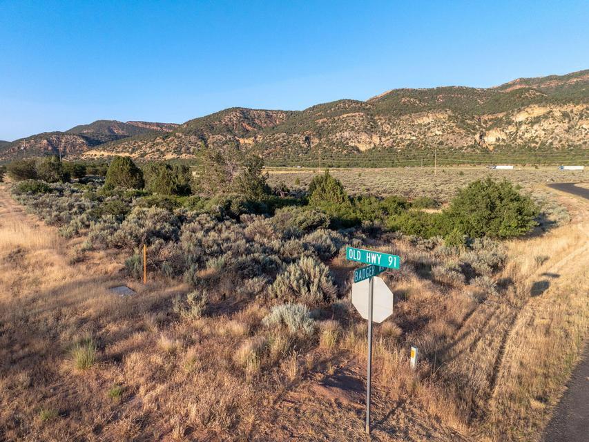 1463 S Old Highway 91