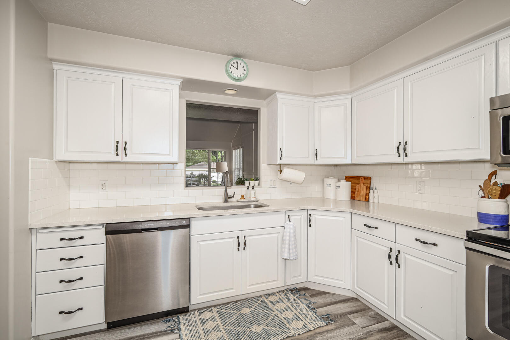 845 N Valley View DR Unit: #919