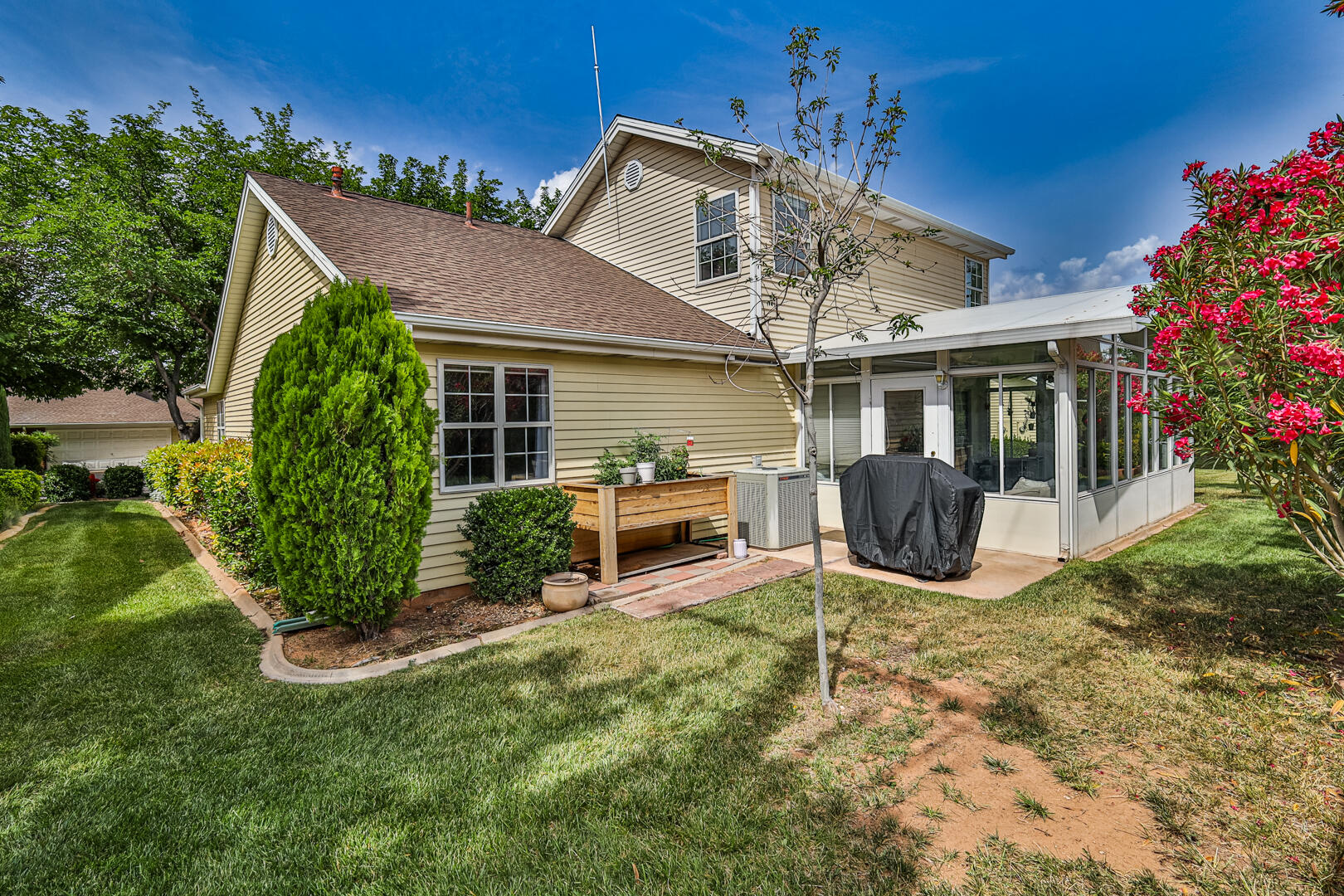 845 N Valley View DR Unit: #919