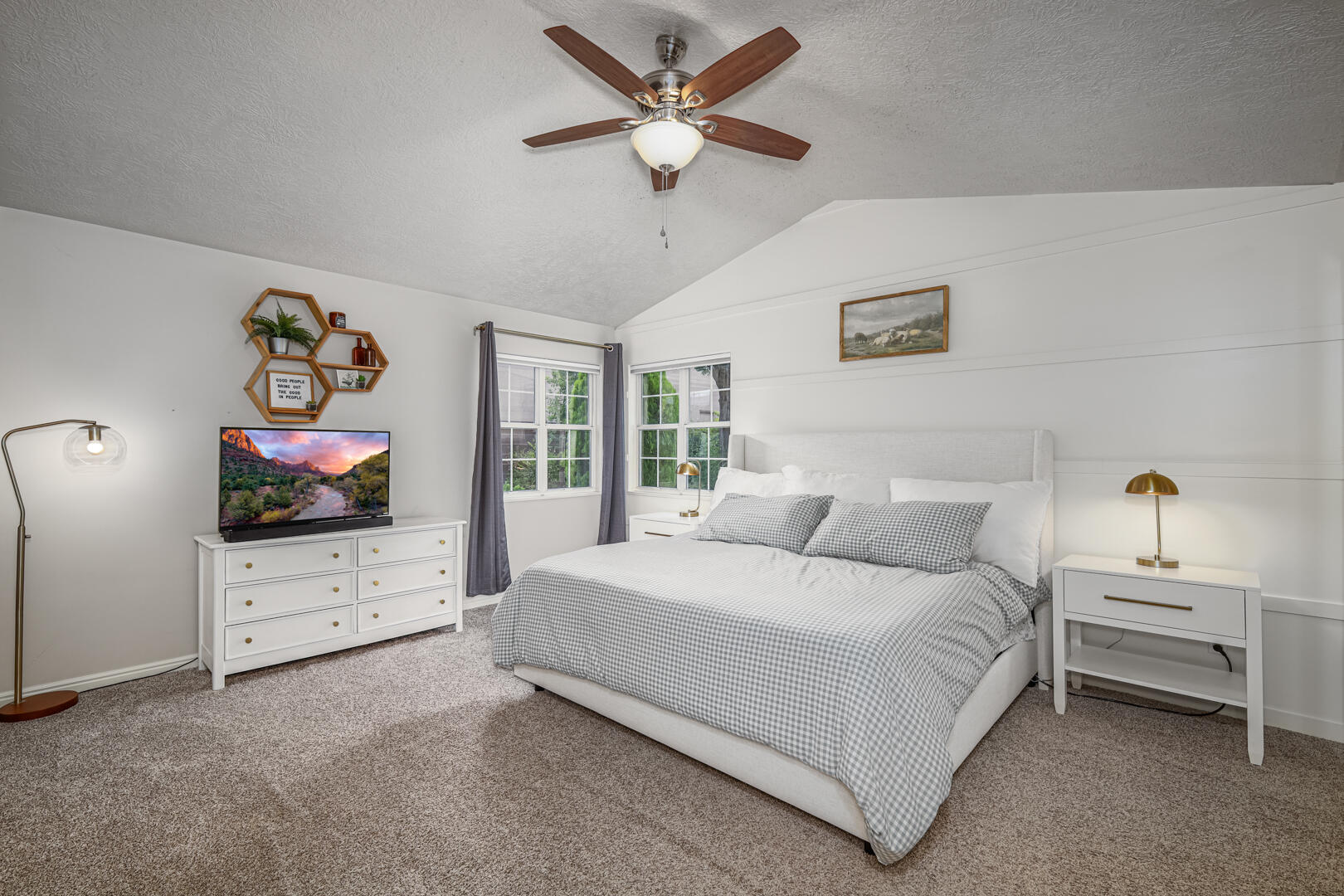 845 N Valley View DR Unit: #919