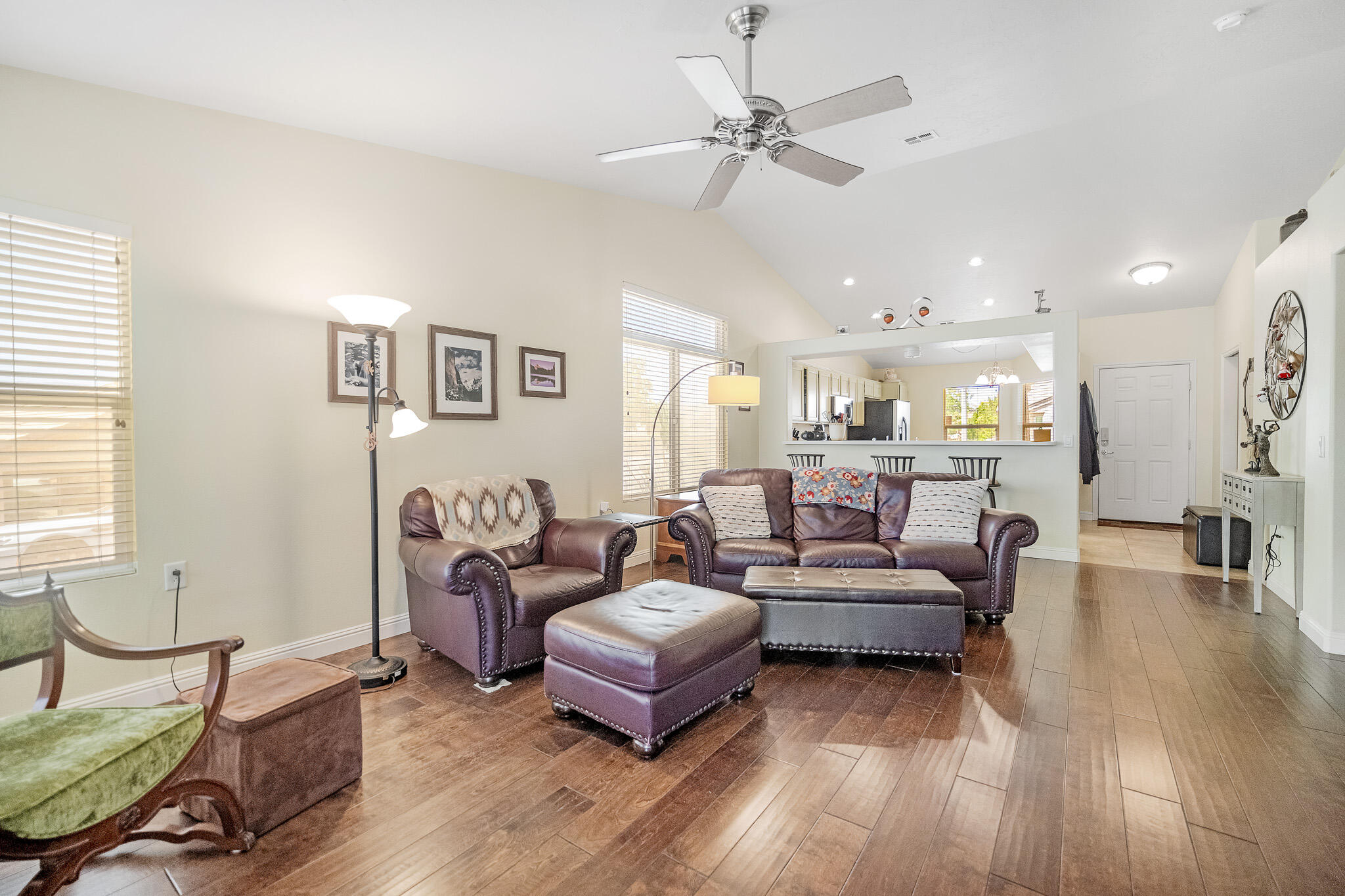 1393 W Summer Poppy DR