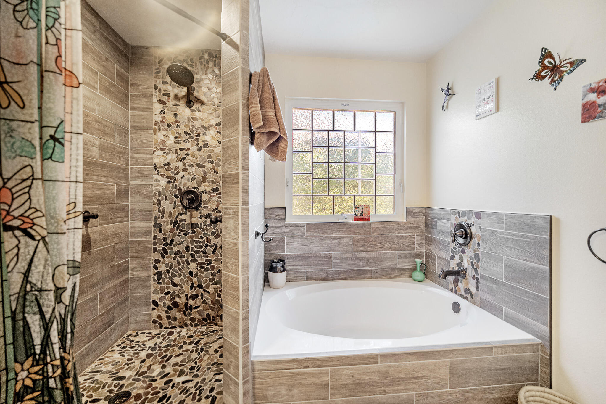 1393 W Summer Poppy DR