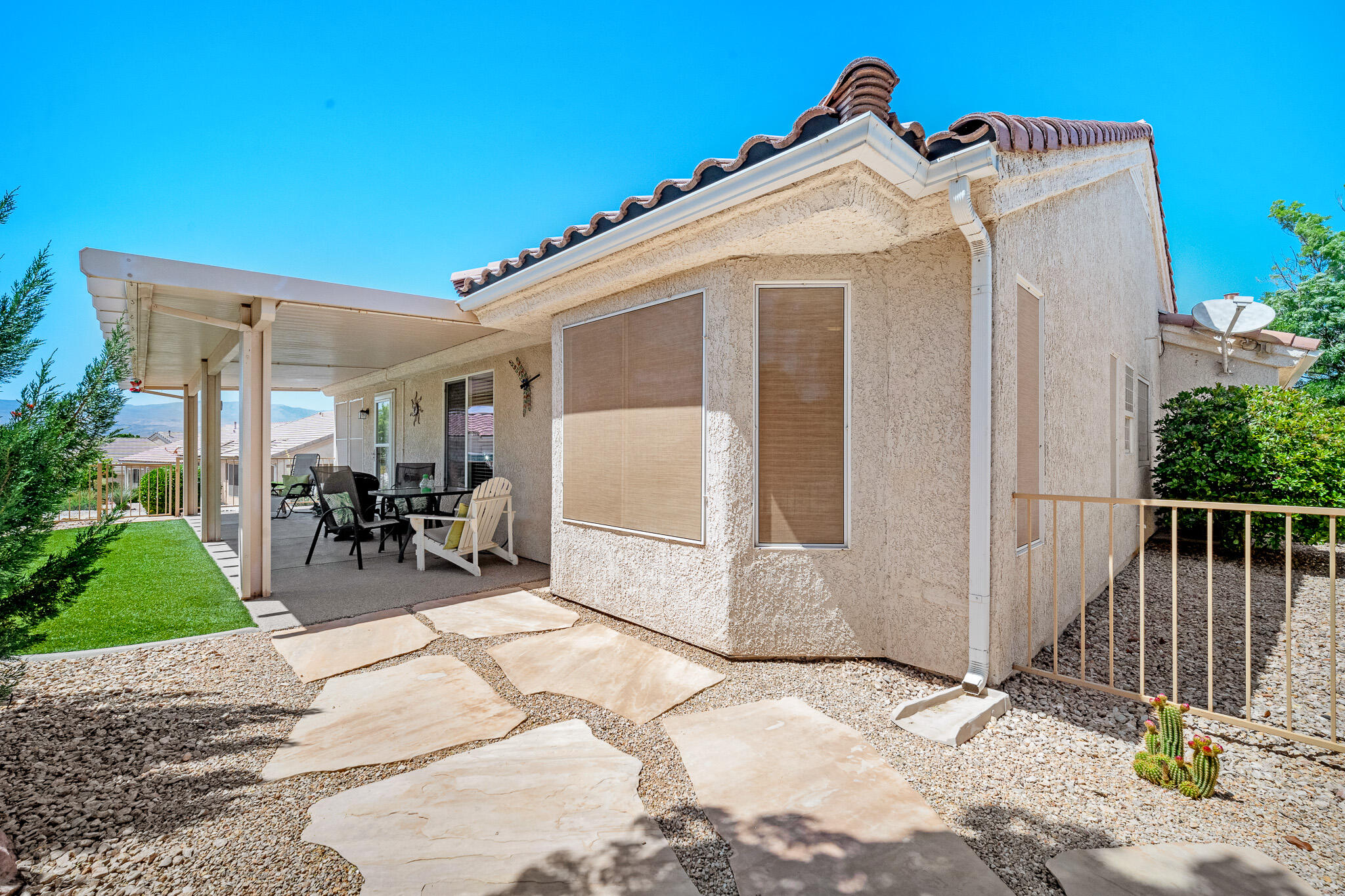 1393 W Summer Poppy DR