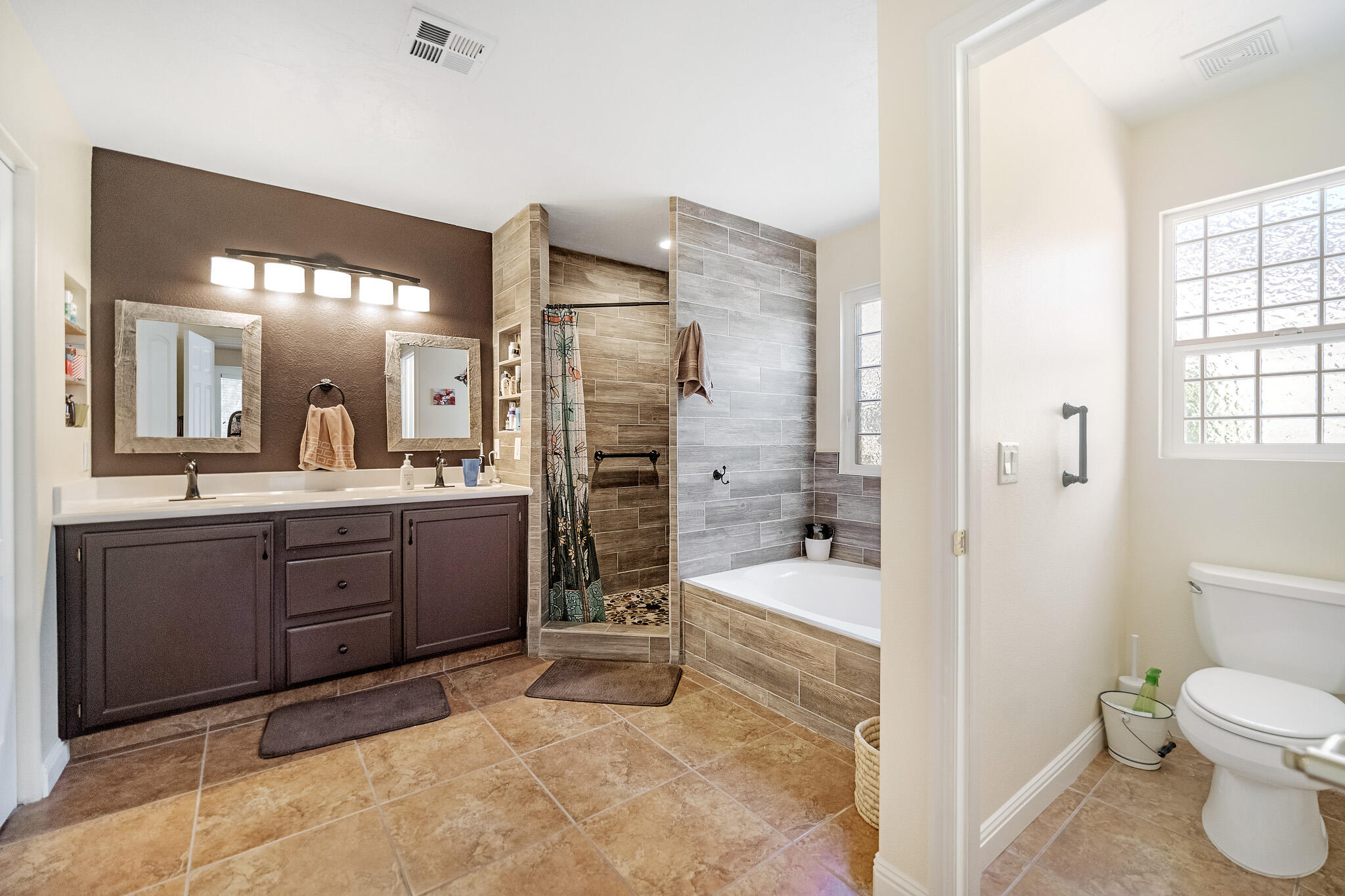 1393 W Summer Poppy DR