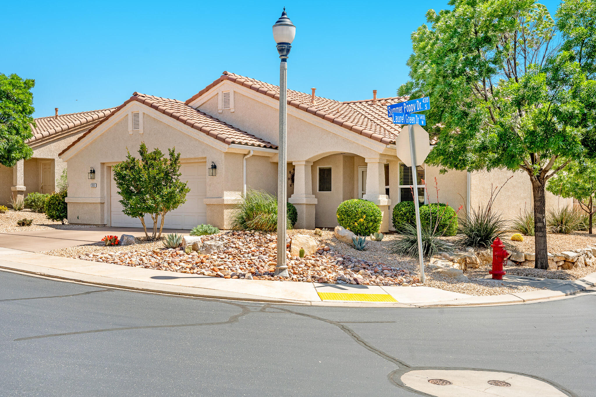 1393 W Summer Poppy DR