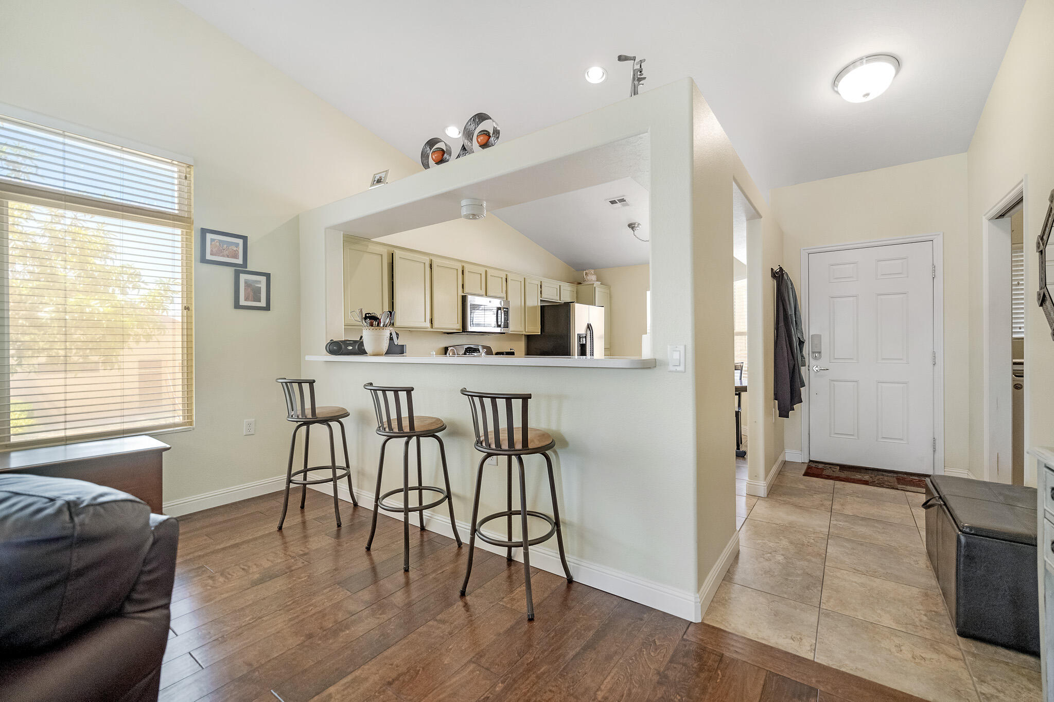 1393 W Summer Poppy DR