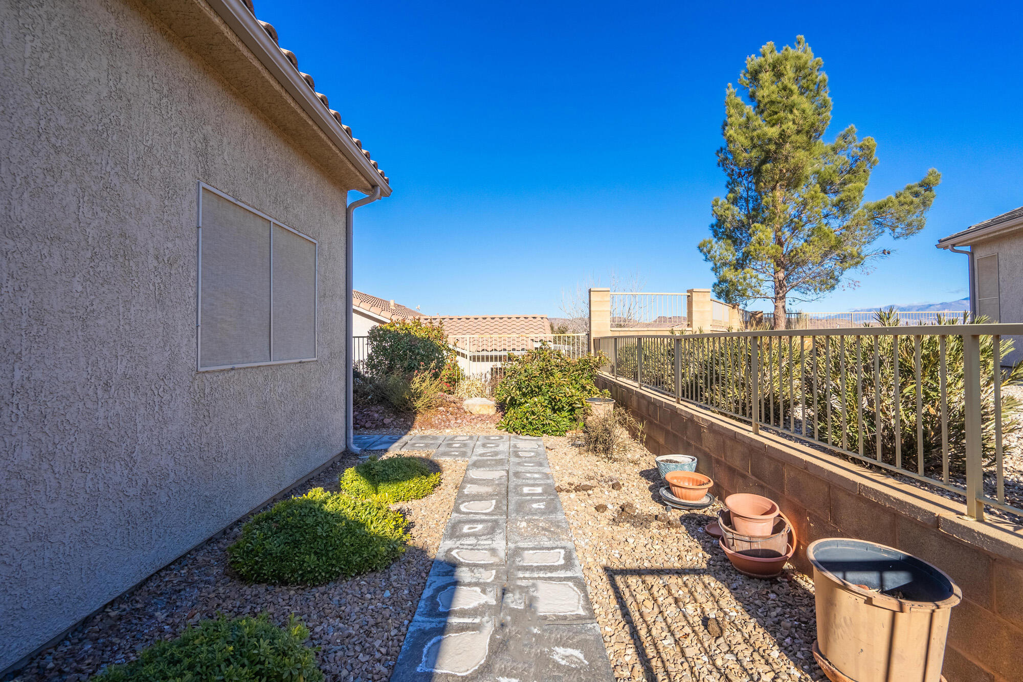 1830 W Heatherglen DR