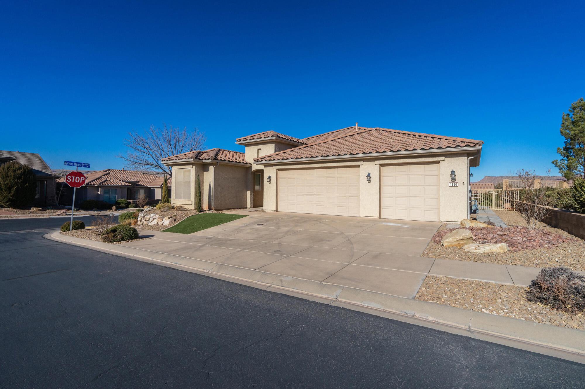 1830 W Heatherglen DR